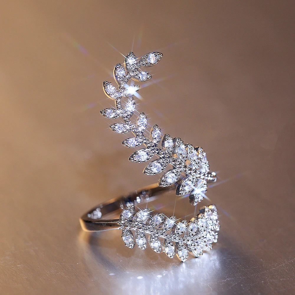 Huitan Anmutige Blätter Beide Ende der Offenen Ring Silber Farbe Mädchen Cocktail Party Ringe Glanz Kristall Zirkon Mode Frauen Schmuck