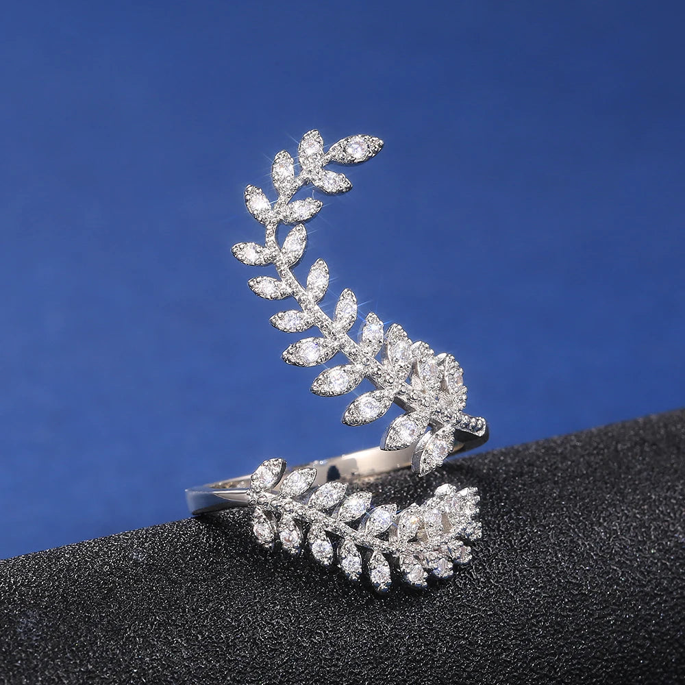 Huitan Anmutige Blätter Beide Ende der Offenen Ring Silber Farbe Mädchen Cocktail Party Ringe Glanz Kristall Zirkon Mode Frauen Schmuck