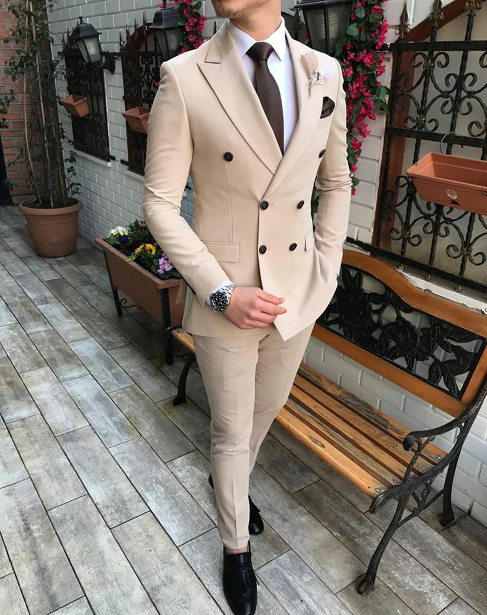 2024 Neuer beigefarbener Herrenanzug, 2-teilig, zweireihig, Reverskragen, flach, schmale Passform, lässiger Smoking für Hochzeit (Blazer + Hose)