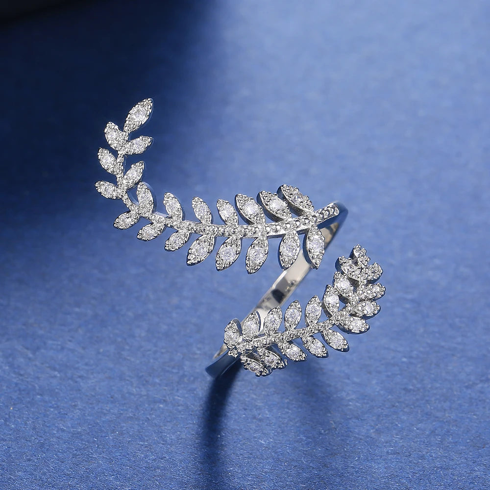 Huitan Anmutige Blätter Beide Ende der Offenen Ring Silber Farbe Mädchen Cocktail Party Ringe Glanz Kristall Zirkon Mode Frauen Schmuck