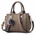 Stickerei Messenger Bags Damen Lederhandtaschen Taschen für Damen Sac a Main Damen Haarball Handtasche