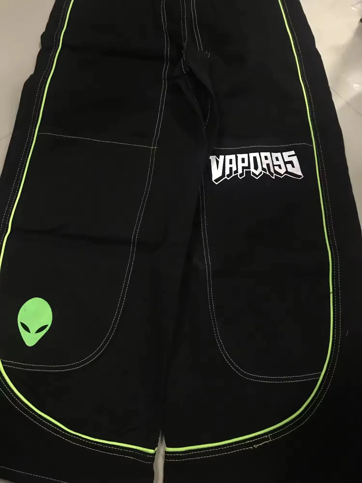 Jeans Frühling und Herbst Europäische und amerikanische Hose mit weitem Bein und lockerem Alien-Muster 2024, neuer High-Street-Trend, Hip-Hop-Männer