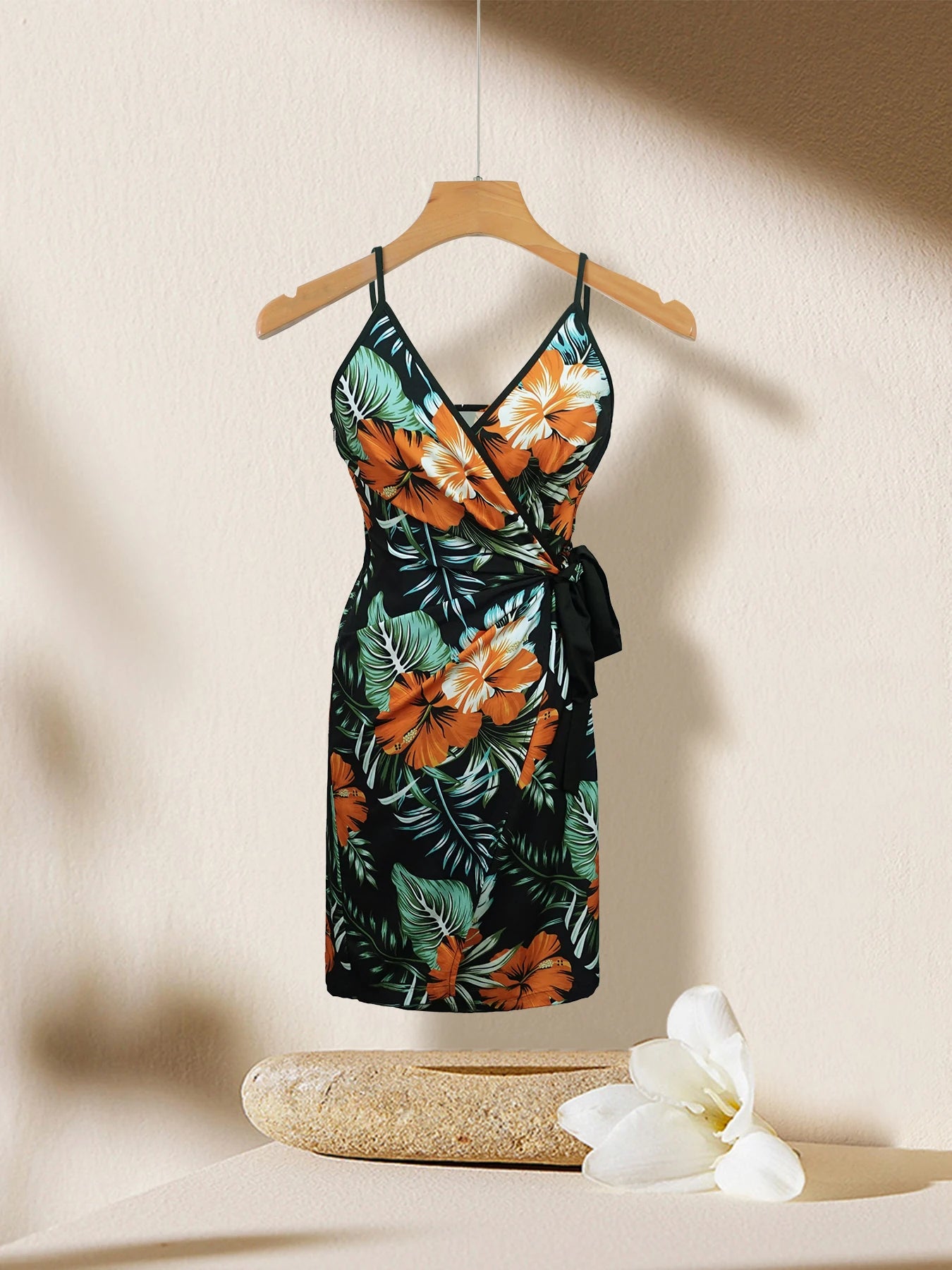Damen Wickelkleid mit Spaghettiträgern, Tropischer Blumendruck, Midi-Kleider, Lässiges Boho-Sommerkleid für Urlaub, Strand und Dates, Atmungsaktives Kleid