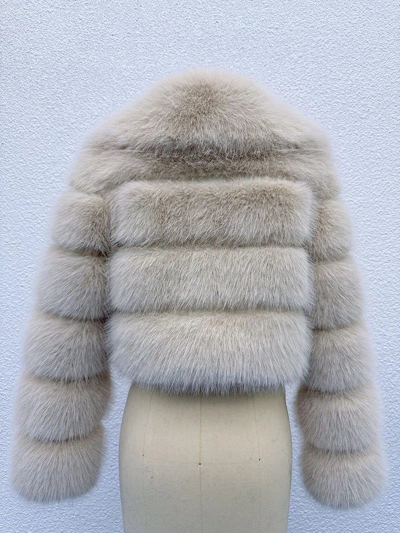 Artikelnummer 0115X Iconic Street Fashion Week Luxuriöser, abgeschnittener Kunstpelzmantel für Damen, Winter, heiße, coole, flauschige Fell-Kurzjacke für Mädchen