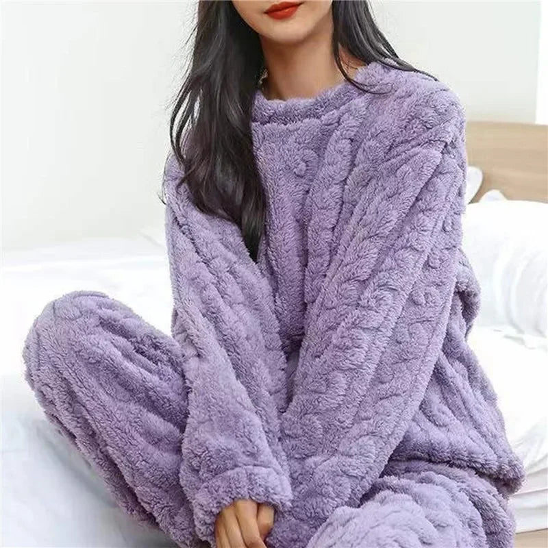 Winter Frauen Pyjamas Set Korallen Samt Flauschigen Homewear Verdickt Zwei Stück Loungewear O Neck Nachtwäsche Weiche Warme Freizeit Anzug