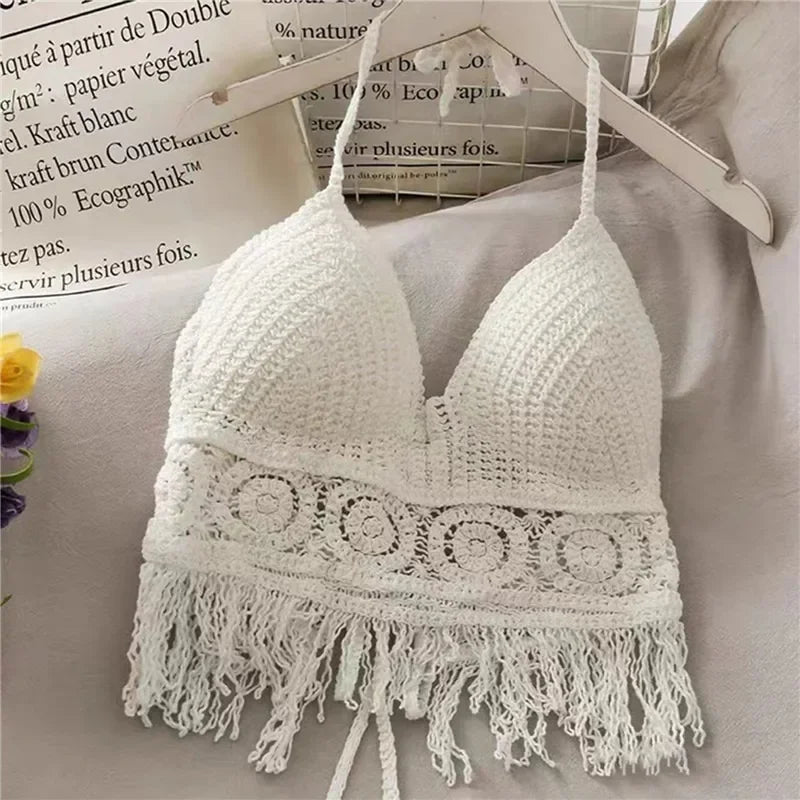 2024 sommer Sexy Strand Kurze Crop Top für Frauen Leichte Aushöhlen Häkeln Quasten Saum Halter Bhs Bustier mit Brust Pads