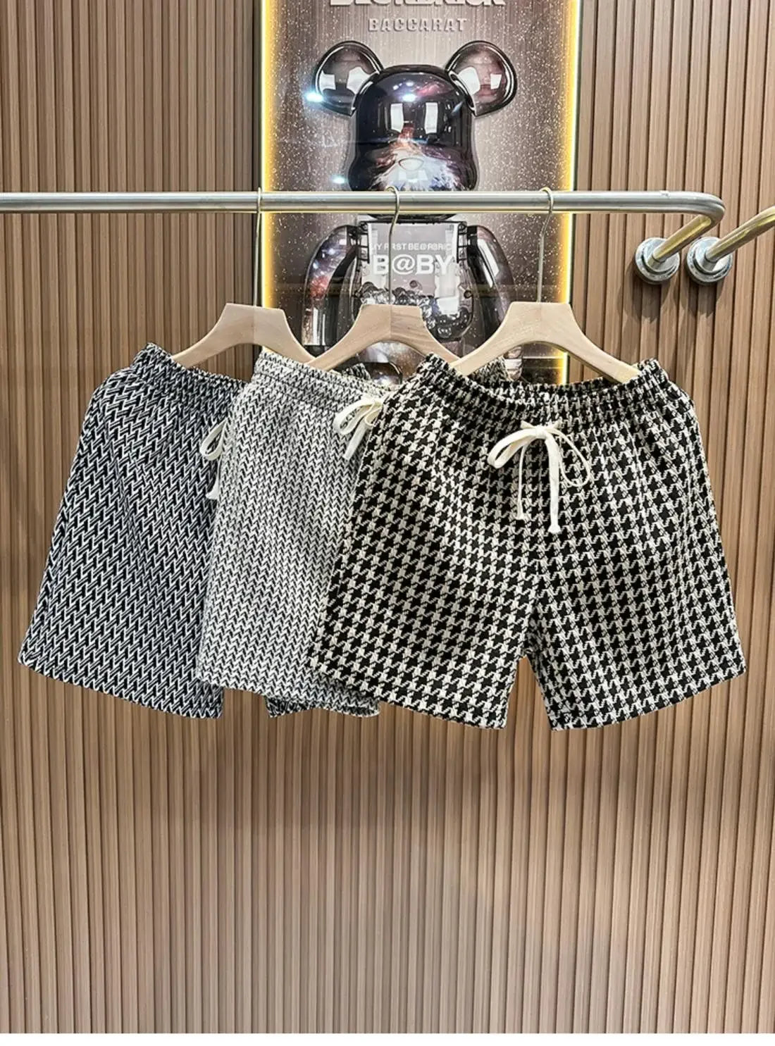 Herrenbekleidung, bedruckt, karierte Shorts, Sommer, stilvoll, gerades Bein, lässige Strandhose, bequeme Taschen, leichte Straßenshorts