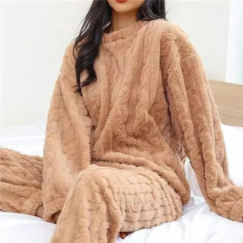 Winter Frauen Pyjamas Set Korallen Samt Flauschigen Homewear Verdickt Zwei Stück Loungewear O Neck Nachtwäsche Weiche Warme Freizeit Anzug