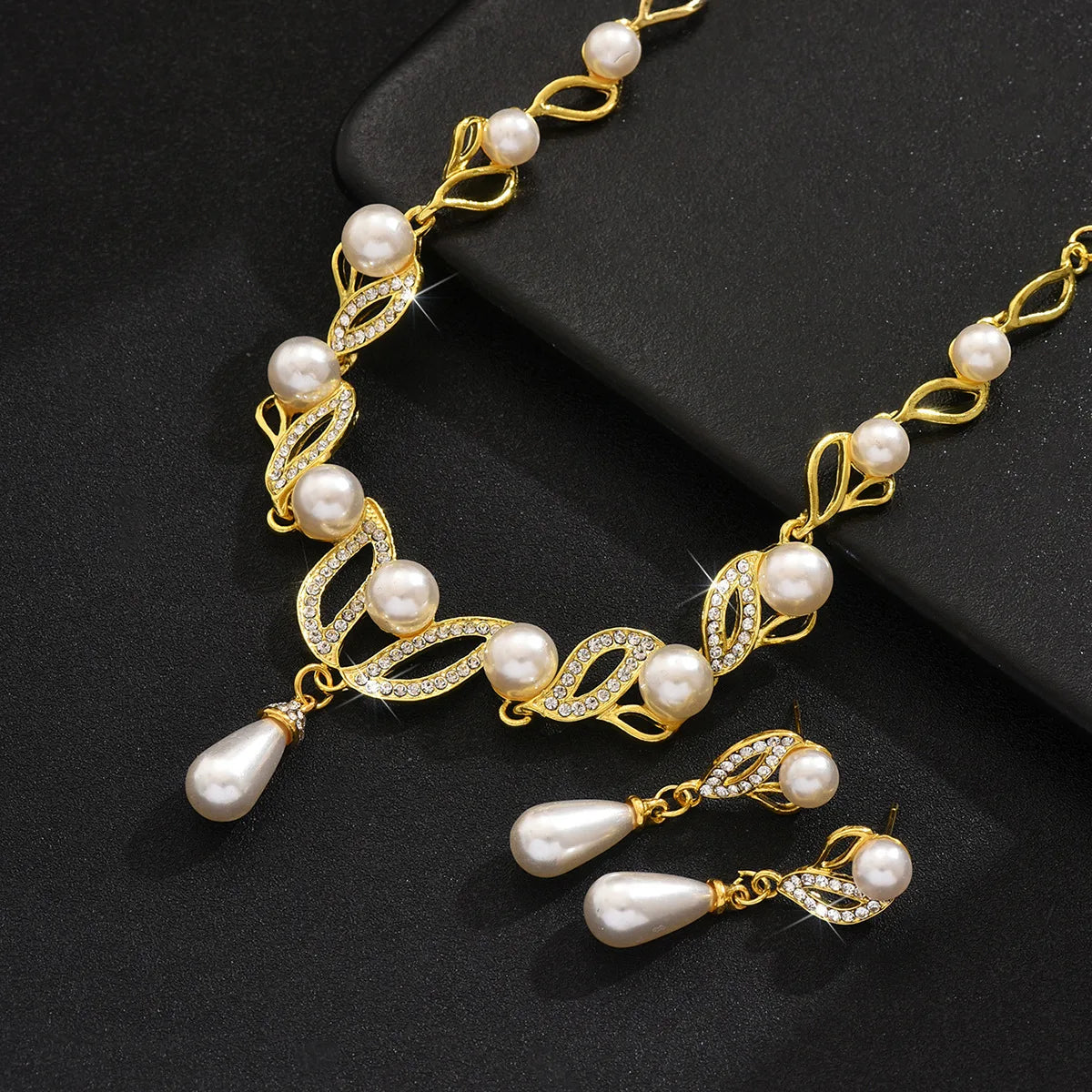 Modisches Damen-Design, Halskette mit Kunstperlen, Ohrringen, Schmuckset, geeignet für Hochzeiten, Versammlungen, Feiertage, Geschenke