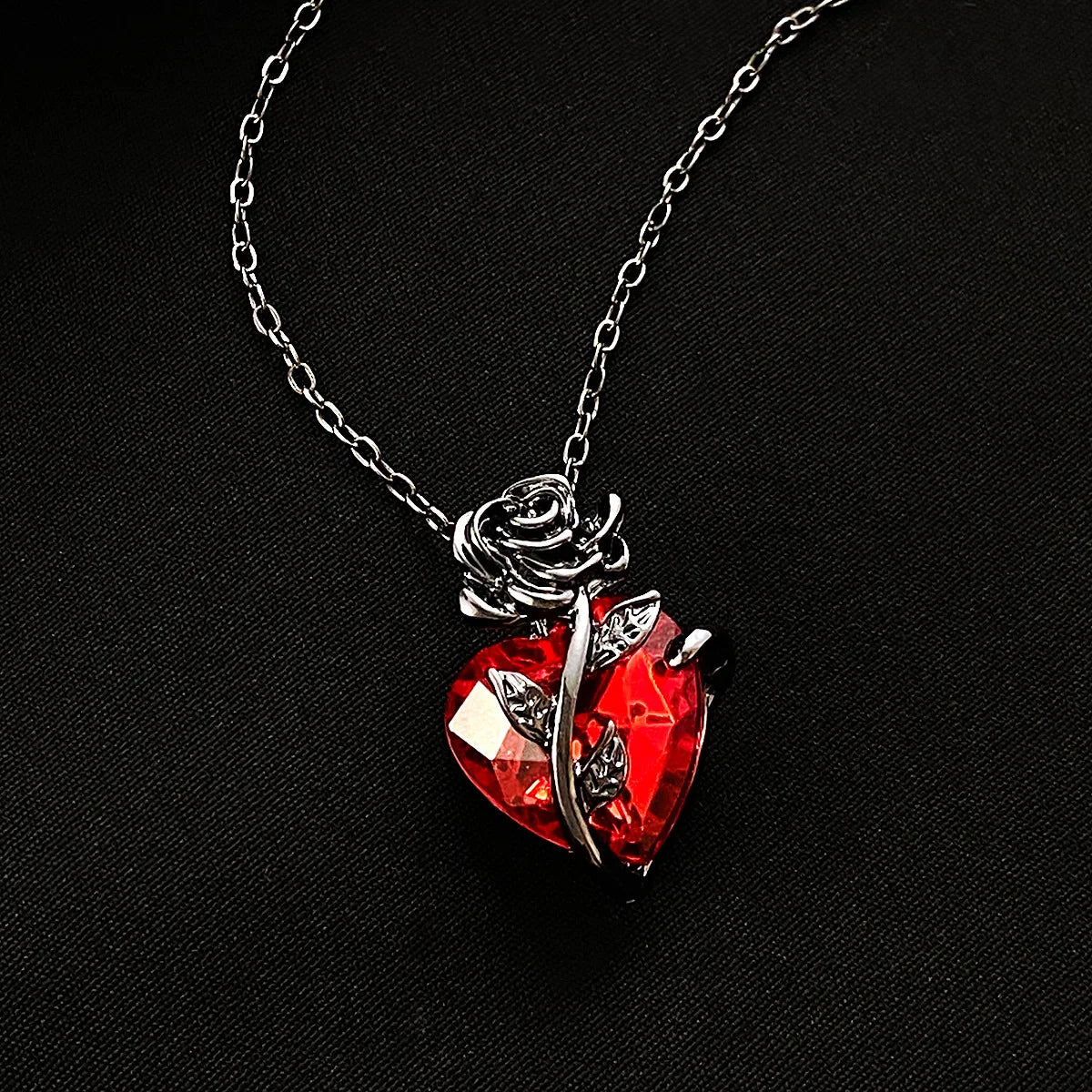 Gothic Rose Red Love Halskette Damen Y2K Grunge Schmuck Zierliche Silberfarbe Tonebloody Human Heart Anhänger Personalisierte Geschenke