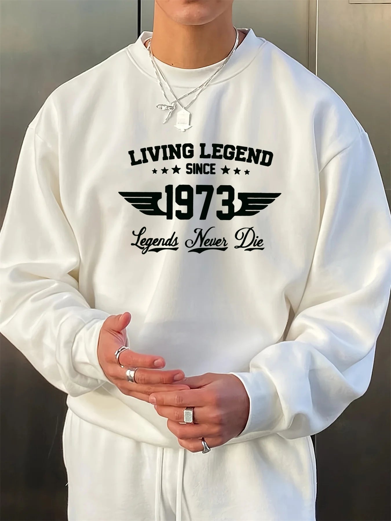 Men's autumn and winter fashionable casual loose retro 1973 graphic printed long sleeved round neck sweatshirt