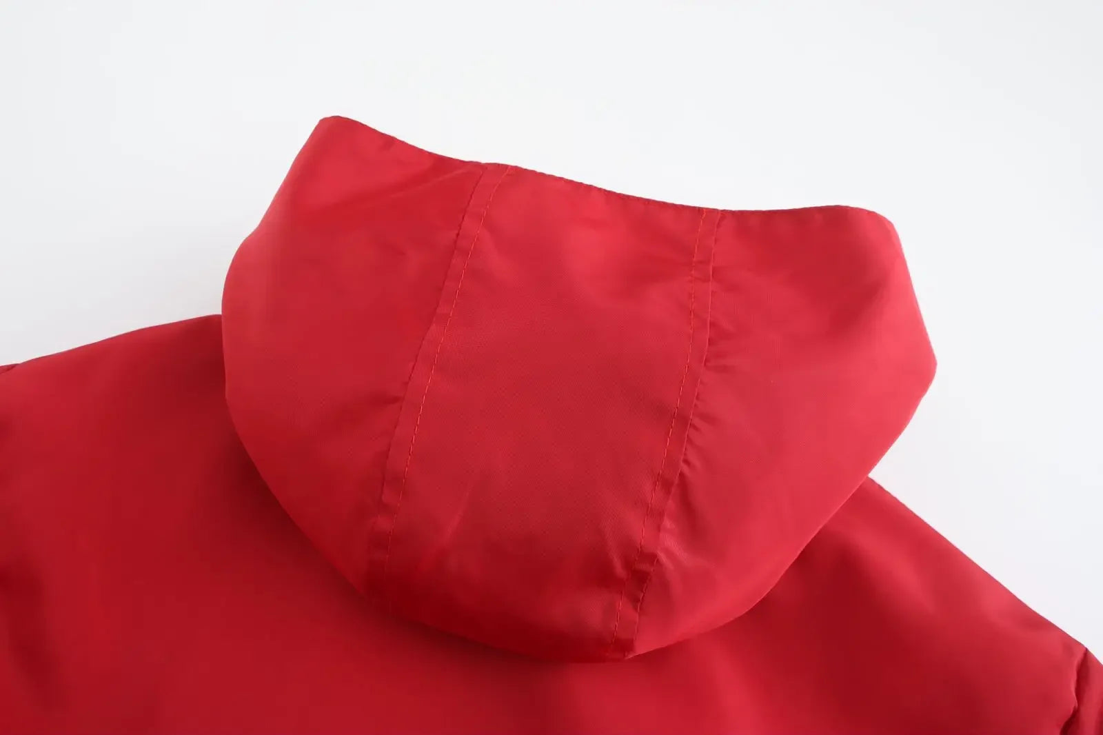 Lässige bedruckte Kapuzenjacke für Frühling und Herbst, modische neue wind- und wasserdichte Outdoor-Sportbekleidung für Herren