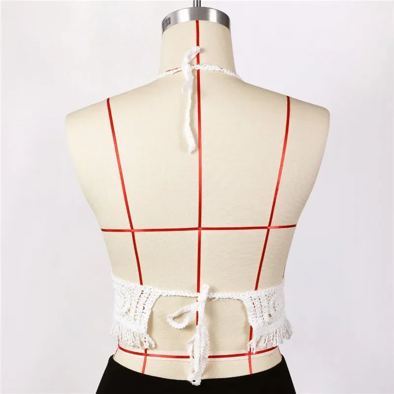 2024 sommer Sexy Strand Kurze Crop Top für Frauen Leichte Aushöhlen Häkeln Quasten Saum Halter Bhs Bustier mit Brust Pads