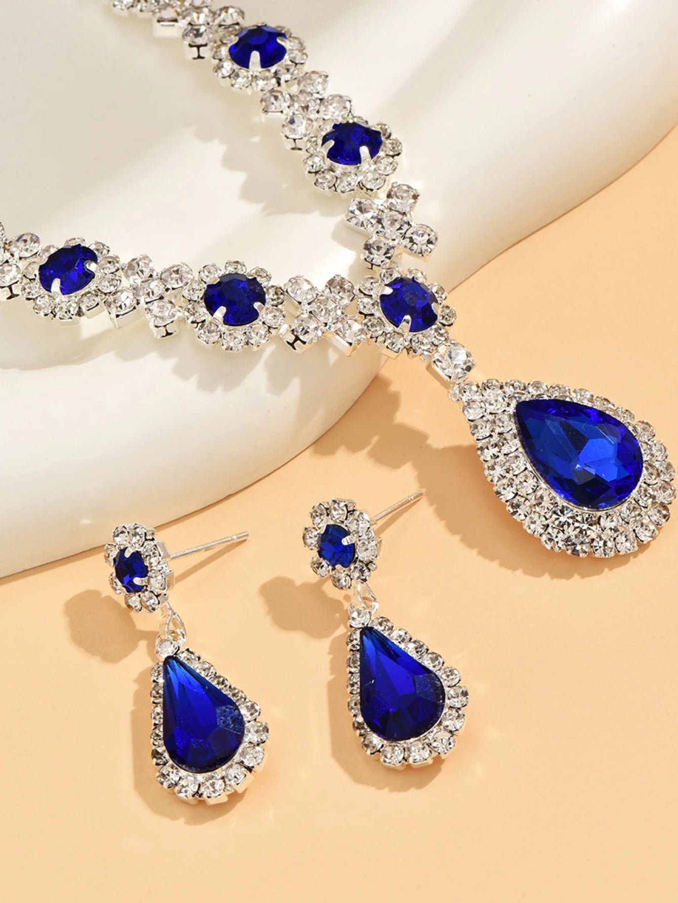 3-teiliges Damen-Set mit Kristalltröpfchen-Halskette und Ohrringen für Hochzeits- und Abendkleid-Accessoires
