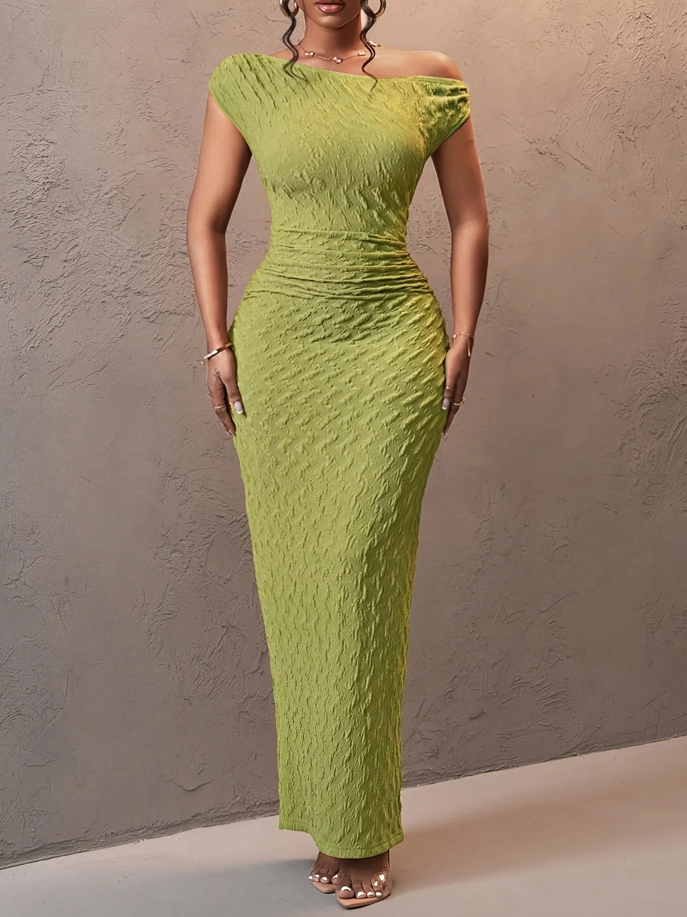 Sexy asymmetrisches, schulterfreies, ärmelloses, figurbetontes langes Kleid für Damen, ideal für Urlaub, Dates und modisches Pendeln.
