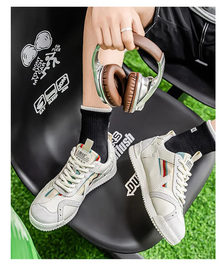 Herren Weiße Sneaker Herbst Bequeme Rutschfeste Laufschuhe Luxuriöse Weiche Sohle Modische Schnürschuhe Outdoor Freizeitschuhe 2026