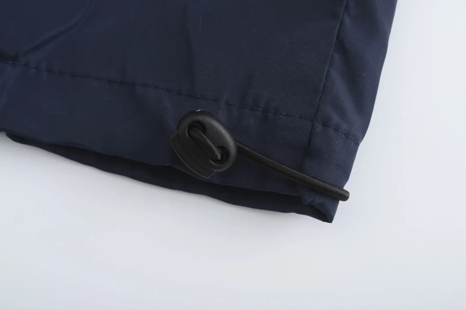 Lässige bedruckte Kapuzenjacke für Frühling und Herbst, modische neue wind- und wasserdichte Outdoor-Sportbekleidung für Herren
