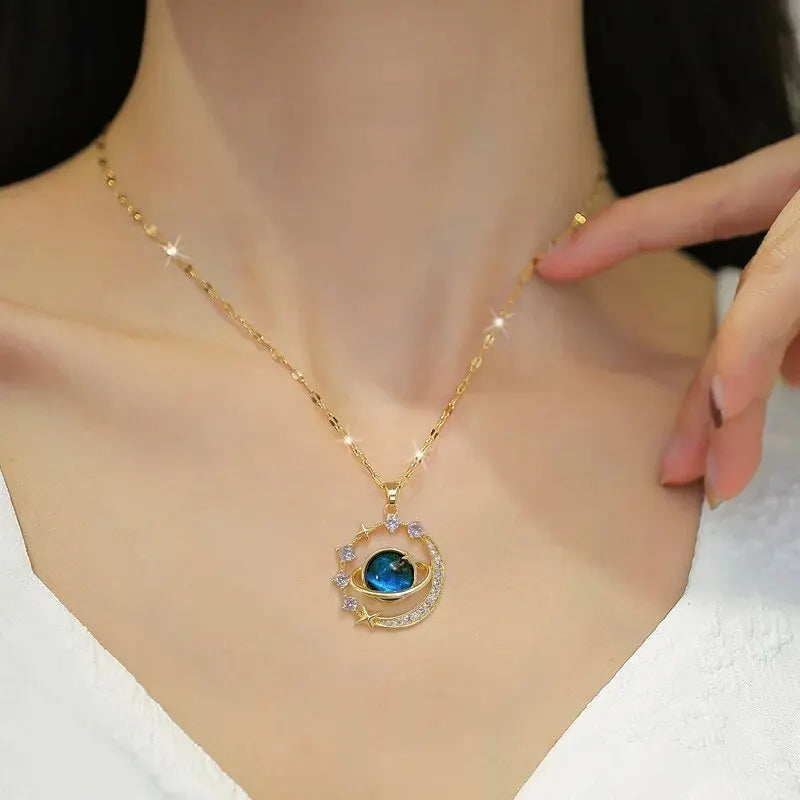 Licht Luxus Titan Stahl Stern Serie Halskette für Frauen Gold Farbe Planet Mond Astronaut Anhänger Halsketten Schmuck Geschenke