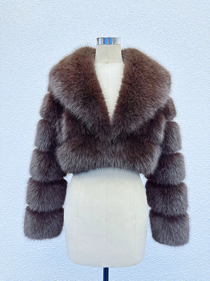 Artikelnummer 0115X Iconic Street Fashion Week Luxuriöser, abgeschnittener Kunstpelzmantel für Damen, Winter, heiße, coole, flauschige Fell-Kurzjacke für Mädchen