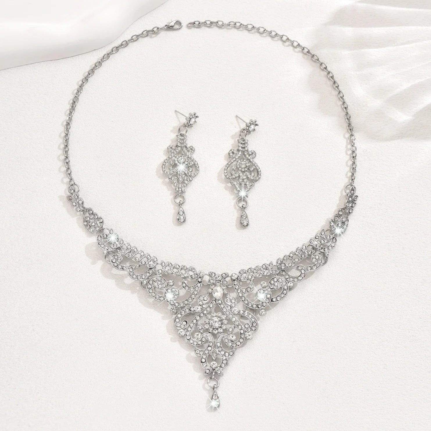 Design sense palace style jewelry set, high-end luxury rhinestone inlaid women's jewelry accessories