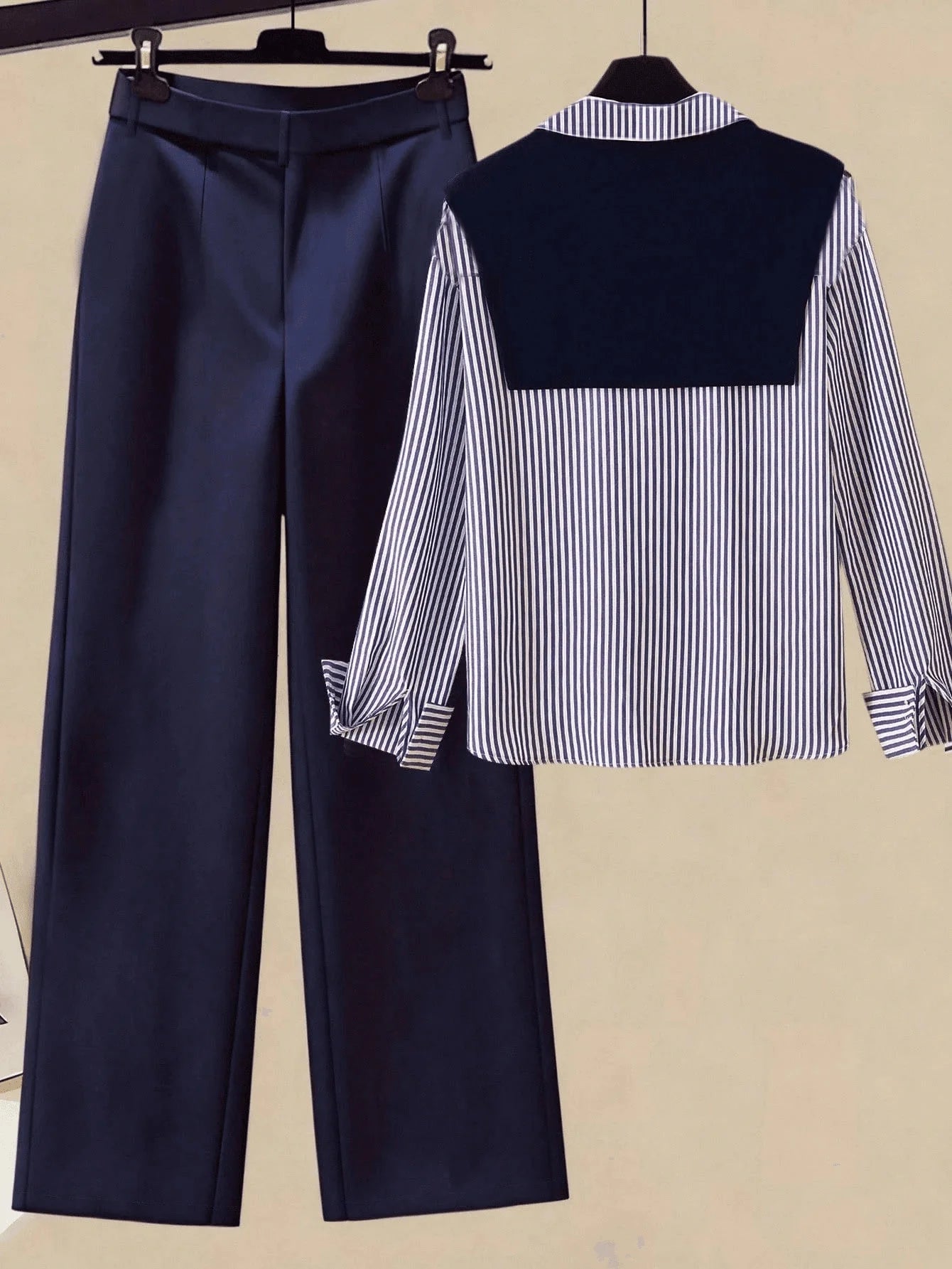 Elegantes 2-Teiliges Damen-Outfit, Gestreiftes Langarm-Hemd mit Abnehmbarem Schal + Hochtaillierte Weite Hose, Lässiges Büro-Set