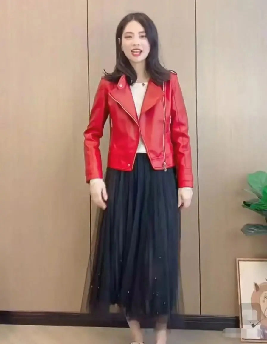 Modische rote PU-Lederjacke für Damen, kurzer Mantel, Stehkragen, Frühling und Herbst, dünner Stil, künstlerische Retro-Passform, lange Ärmel