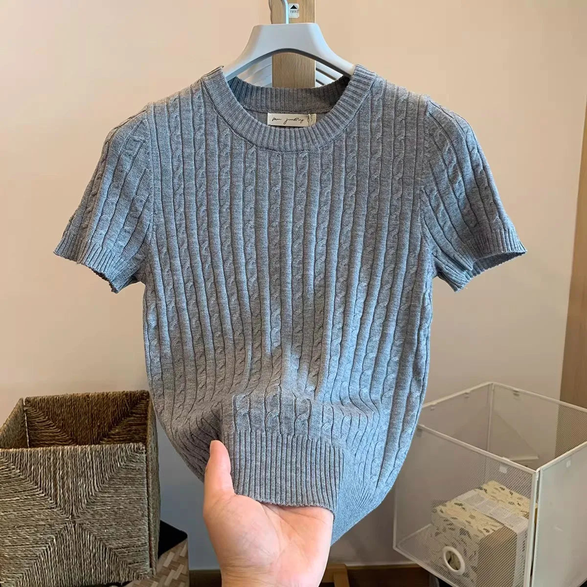 Zjaiss 2026 Sommer Koreanisches Retro Elegantes Textur-Kurzarm-Oberteil mit O-Ausschnitt und Zopfmuster für Damen – Weiches, lässiges, vielseitiges, dünnes T-Shirt