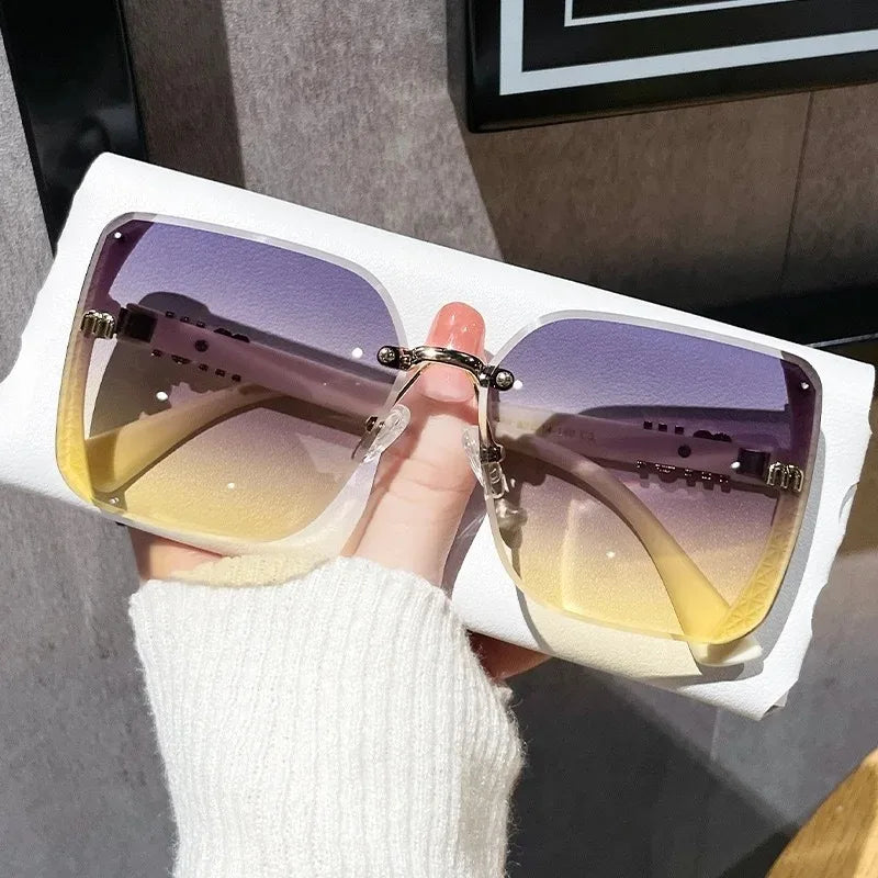 2025 neue Mode Coole Sonnenbrille Frauen Luxus Marke Buchstaben Anti Starke Licht Vintage Randlose Sonnenbrille Damen Gafas UV400