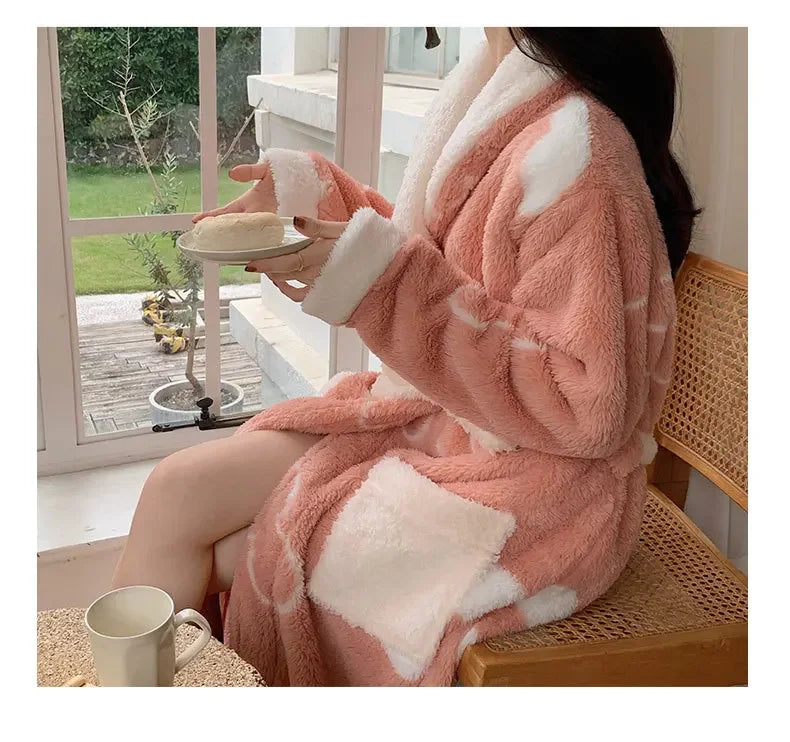 Verdickte Korallen Fleece Robe frauen V-ausschnitt Gürtel Langarm Mid-länge Süße Stil Warme Hause Kleidung Winter Saison