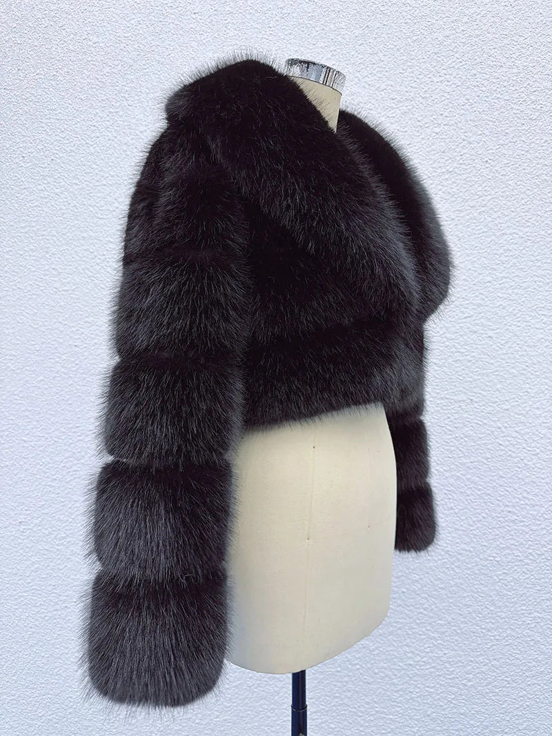 Artikelnummer 0115X Iconic Street Fashion Week Luxuriöser, abgeschnittener Kunstpelzmantel für Damen, Winter, heiße, coole, flauschige Fell-Kurzjacke für Mädchen