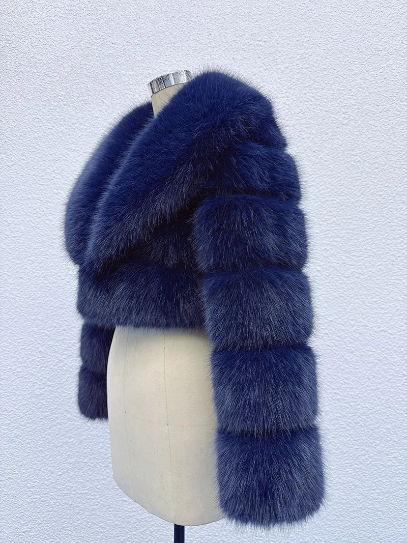 Artikelnummer 0115X Iconic Street Fashion Week Luxuriöser, abgeschnittener Kunstpelzmantel für Damen, Winter, heiße, coole, flauschige Fell-Kurzjacke für Mädchen