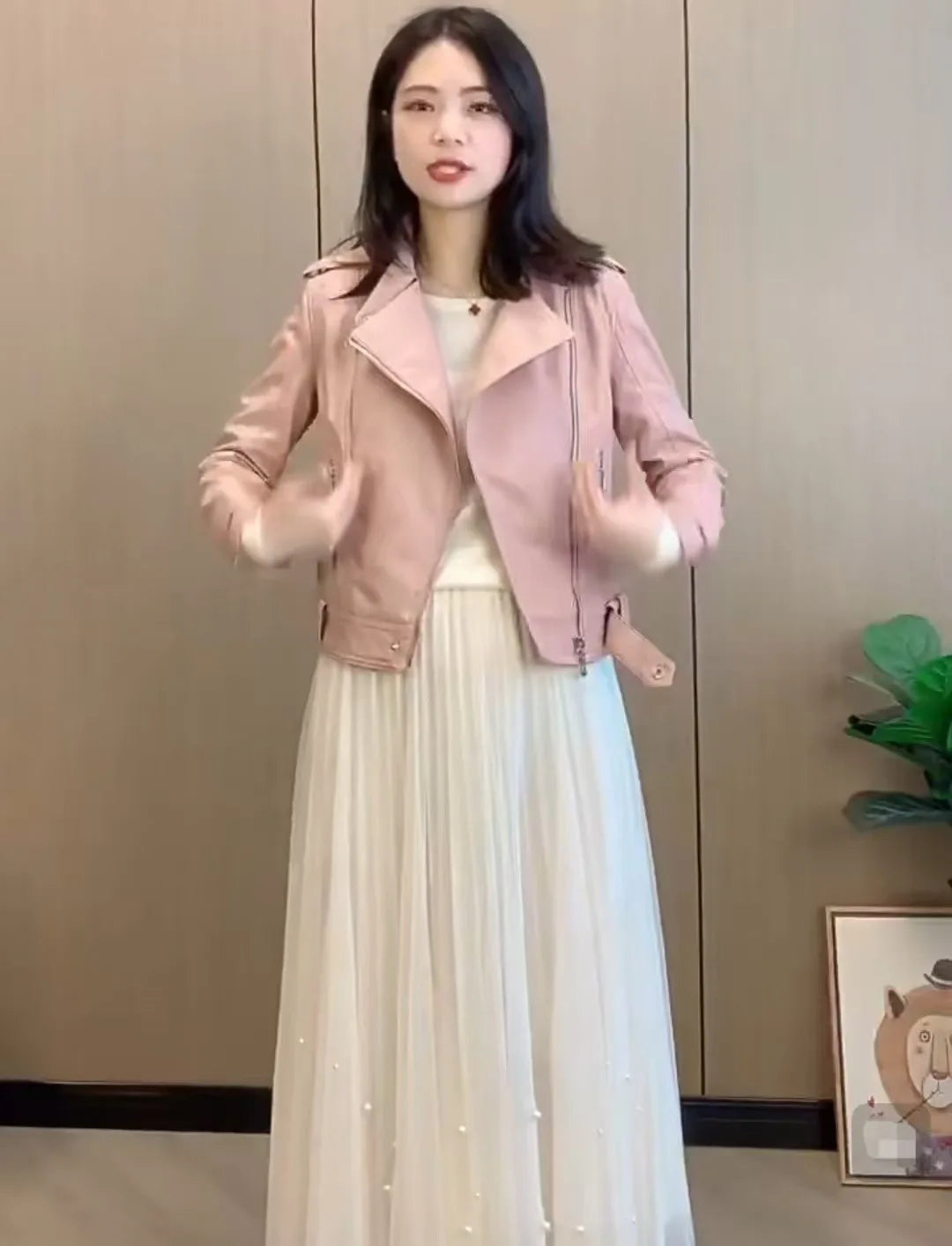 Modische rote PU-Lederjacke für Damen, kurzer Mantel, Stehkragen, Frühling und Herbst, dünner Stil, künstlerische Retro-Passform, lange Ärmel
