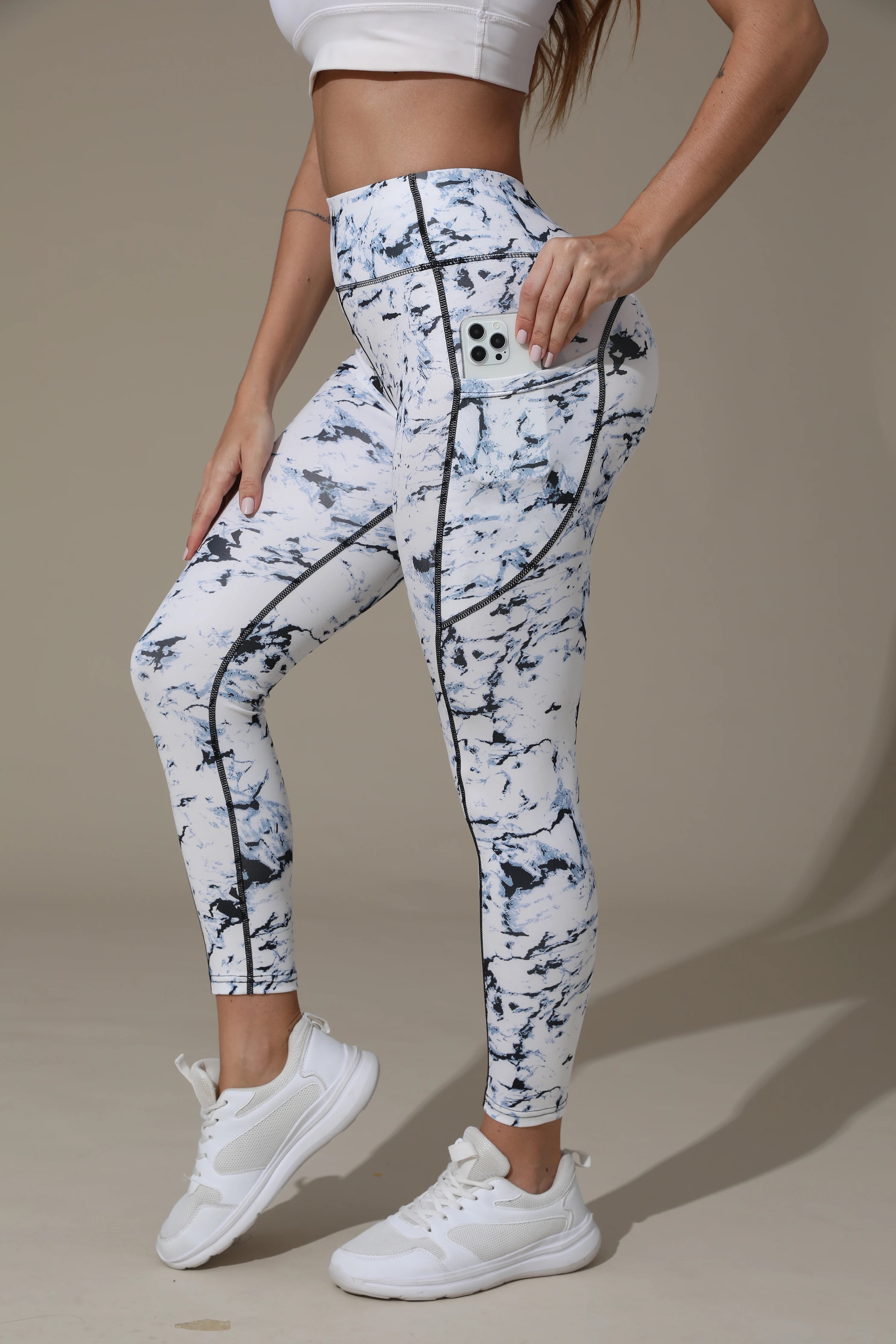 Bedruckte Damen-Fitnesshose mit hohem Bund und Tasche, gepaart mit engen Bauch-Yogahosen, geeignet zum Laufen, Wandern und Sp