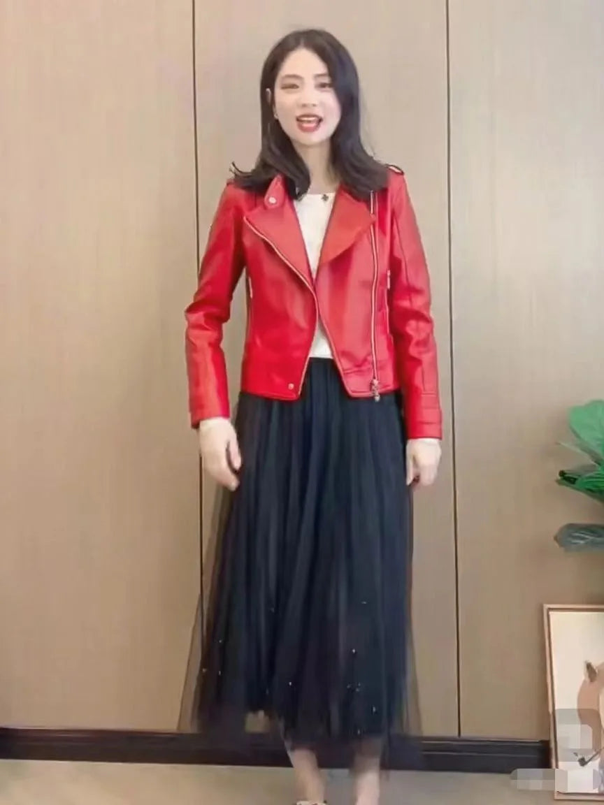 Modische rote PU-Lederjacke für Damen, kurzer Mantel, Stehkragen, Frühling und Herbst, dünner Stil, künstlerische Retro-Passform, lange Ärmel