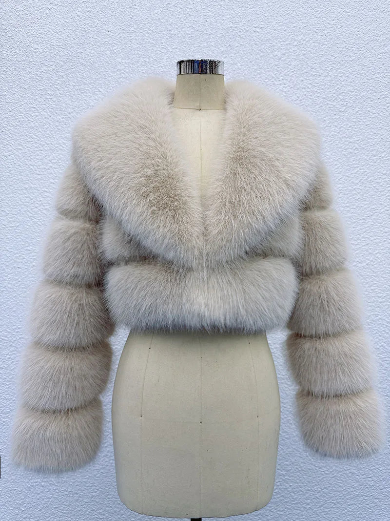 Artikelnummer 0115X Iconic Street Fashion Week Luxuriöser, abgeschnittener Kunstpelzmantel für Damen, Winter, heiße, coole, flauschige Fell-Kurzjacke für Mädchen