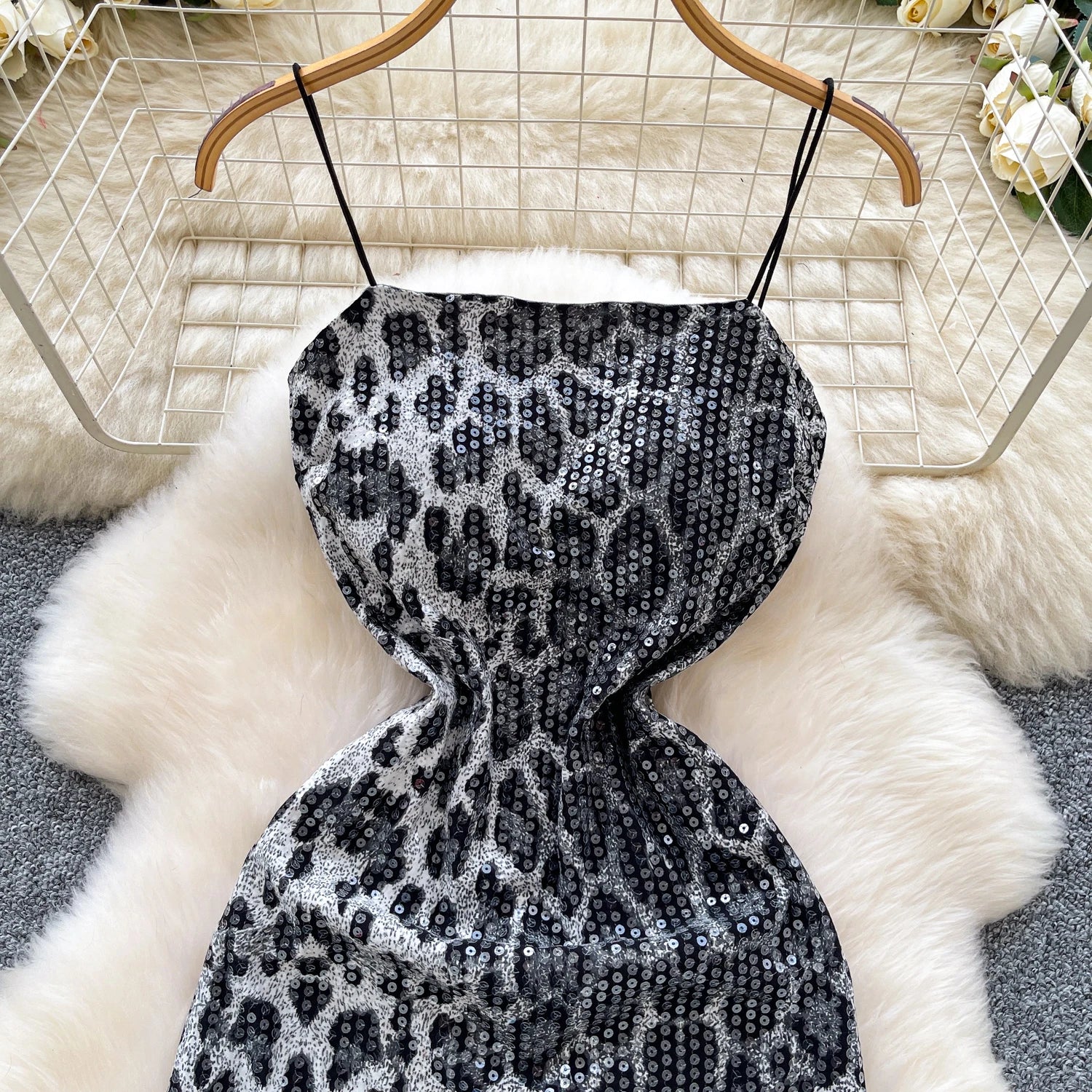 SINGREINY Sexy Leopard Women Dress 2026 Summer Trendy Night Club Party Sling Spicy Girl Sequined Glitter Bodycon Mini Dresses