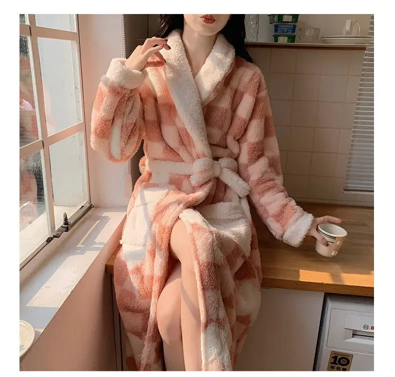 Verdickte Korallen Fleece Robe frauen V-ausschnitt Gürtel Langarm Mid-länge Süße Stil Warme Hause Kleidung Winter Saison