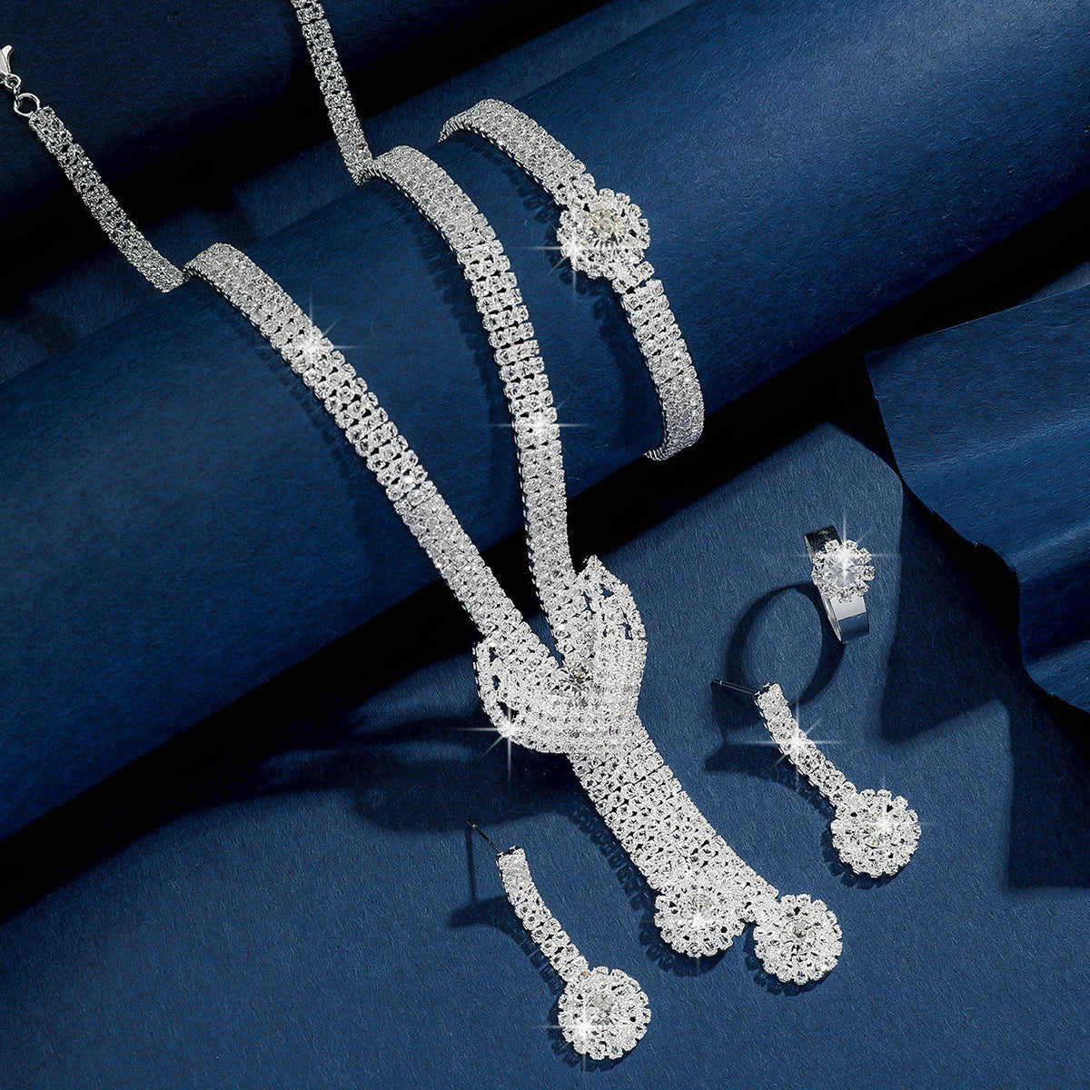 Funkelndes Strass-Schmuckset für Damen im französischen Stil, geeignet für Hochzeiten, Versammlungen und Weihnachtsgeschenke