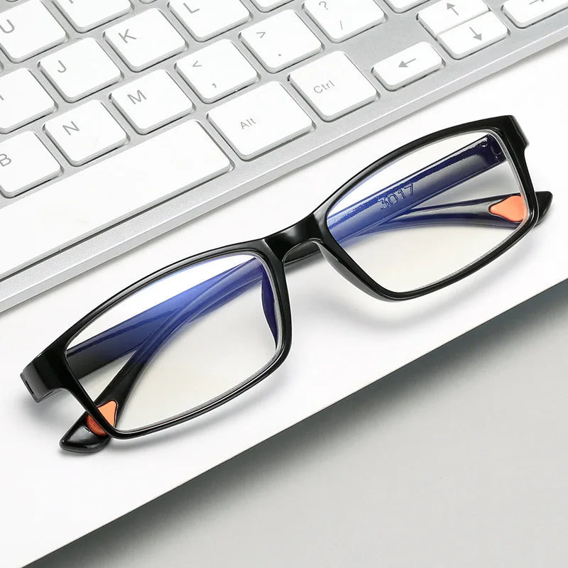 8PCS Männer Lesebrille für Männer Frauen Unisex Ultra-licht Presbyopie Brille Optische Linsen +1,0 +1,5 +2,0 +2,5 +3,0 +3,5 +4,0