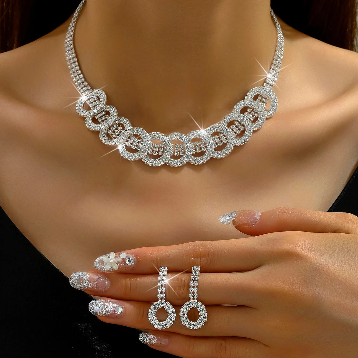 3 stücke Modeschmuck-Set mit Strass eingelegten runden Halskette Ohrringe Schmuck-Set geeignet für Frauen Party-Accessoires