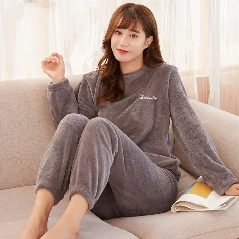 2024 Winter Pyjamas Warme Flanell Frauen Dicke Freizeit Tragen Einfachheit Korallen Samt Langarm Feste Nachtwäsche Pyjamas Set