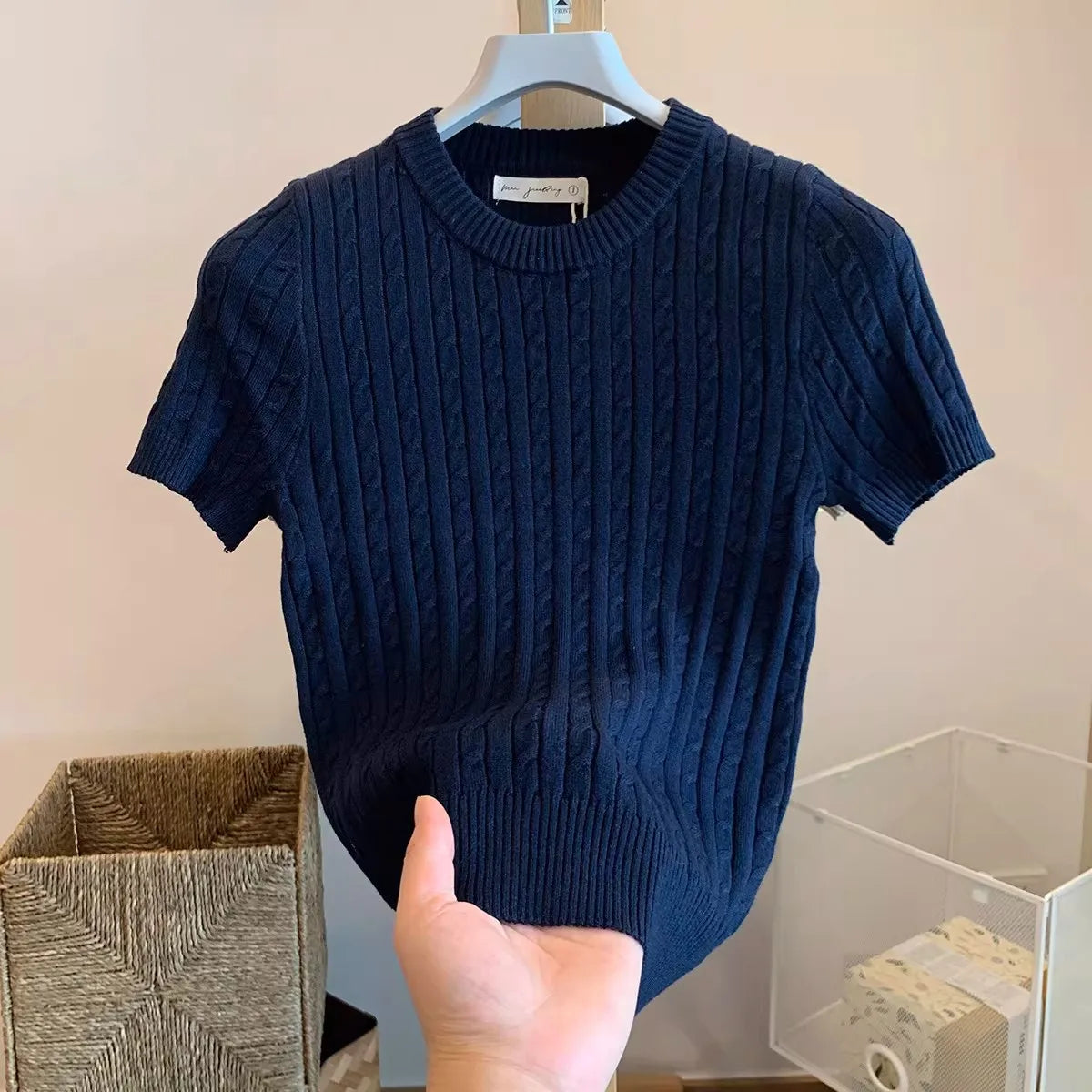 Zjaiss 2026 Sommer Koreanisches Retro Elegantes Textur-Kurzarm-Oberteil mit O-Ausschnitt und Zopfmuster für Damen – Weiches, lässiges, vielseitiges, dünnes T-Shirt
