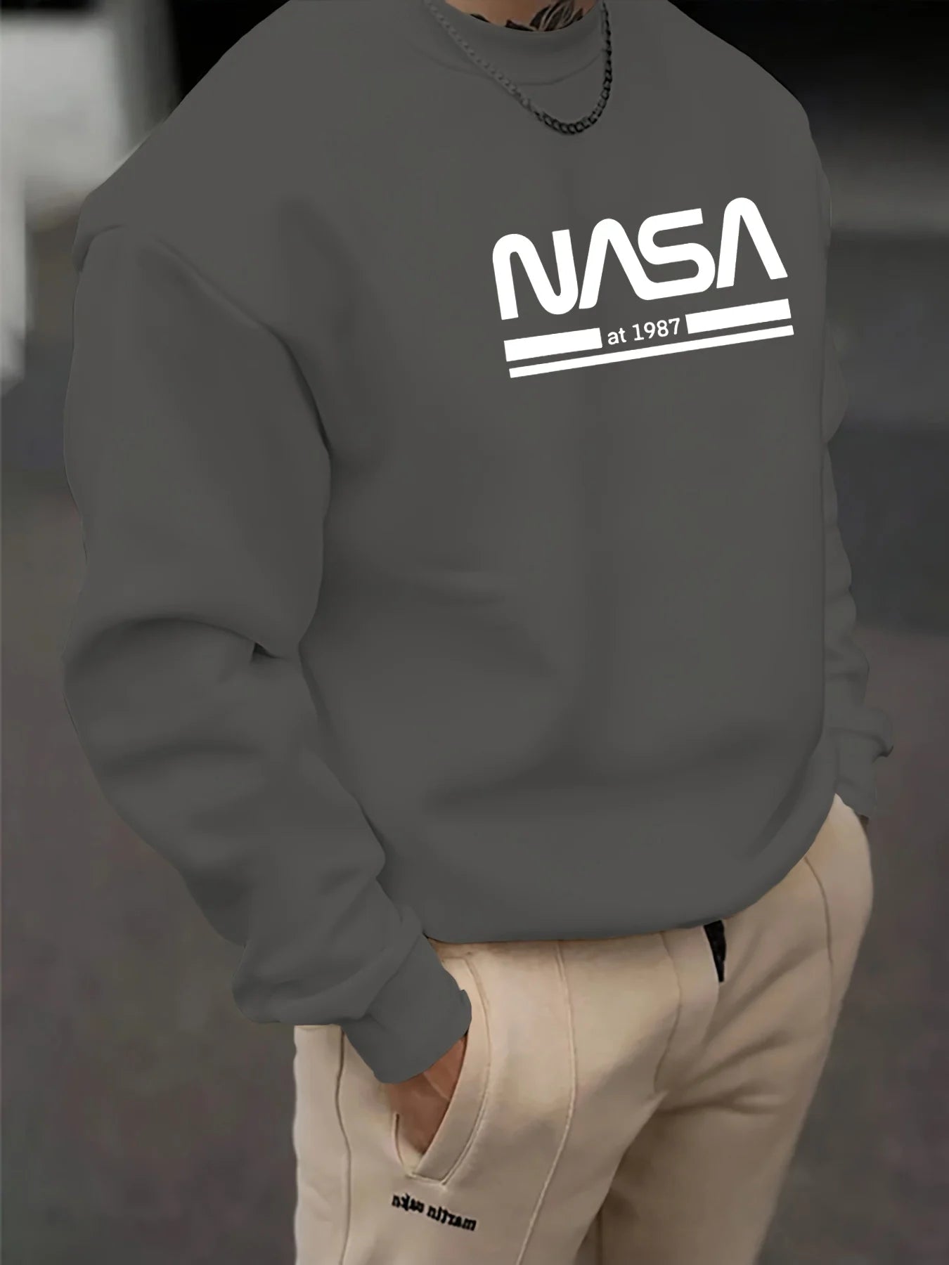 Men's autumn and winter fashionable casual loose NASA letter graphic printed long sleeved round neck sweatshirt