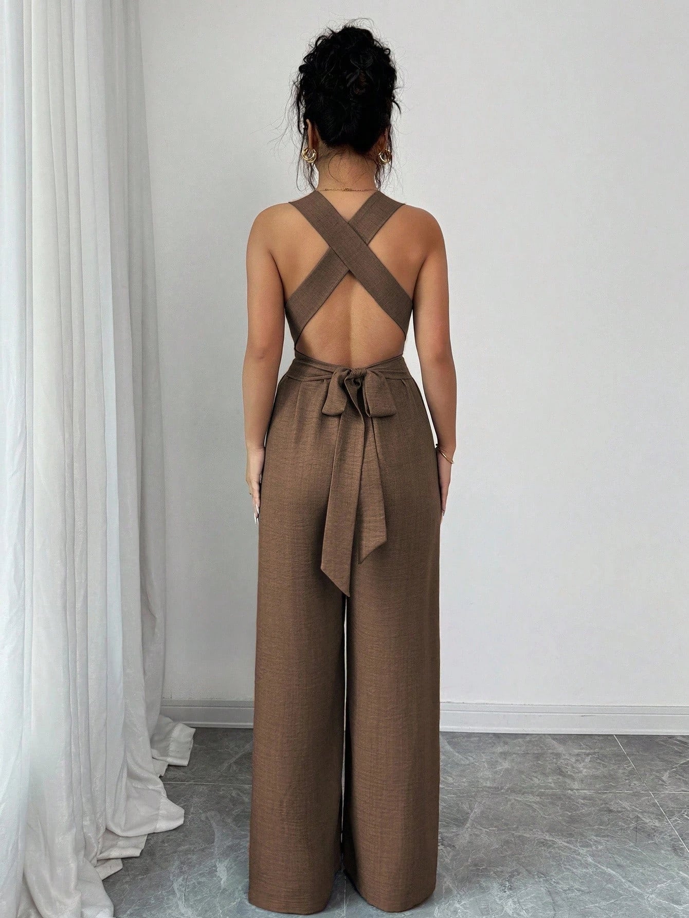 Damen-Overall mit V-Ausschnitt, Bindetaille und weitem Bein, lässige Sommerkleidung, Madeleine-Stil, Sommerbraun