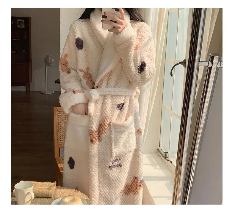 Verdickte Korallen Fleece Robe frauen V-ausschnitt Gürtel Langarm Mid-länge Süße Stil Warme Hause Kleidung Winter Saison