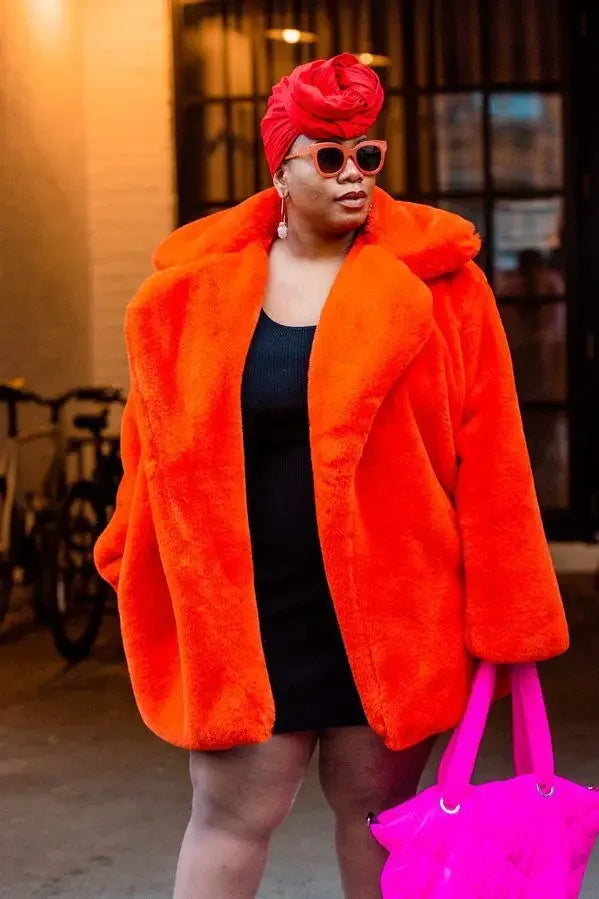 Mittellanger Kunstpelzmantel für Damen, Winter-Plüschjacke, Übergrößenmantel, flauschige Reversjacke, weibliche Oberbekleidung, flauschiges Oberteil