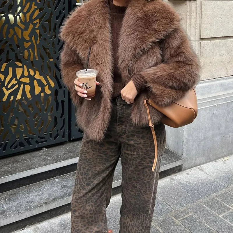 Solide braune flauschige Pelzjacke für Damen, lässig, Revers, lockere lange Ärmel, verdickt, warmer Kurzmantel, 2025, Winter, neue Dame, Pendelkleidung