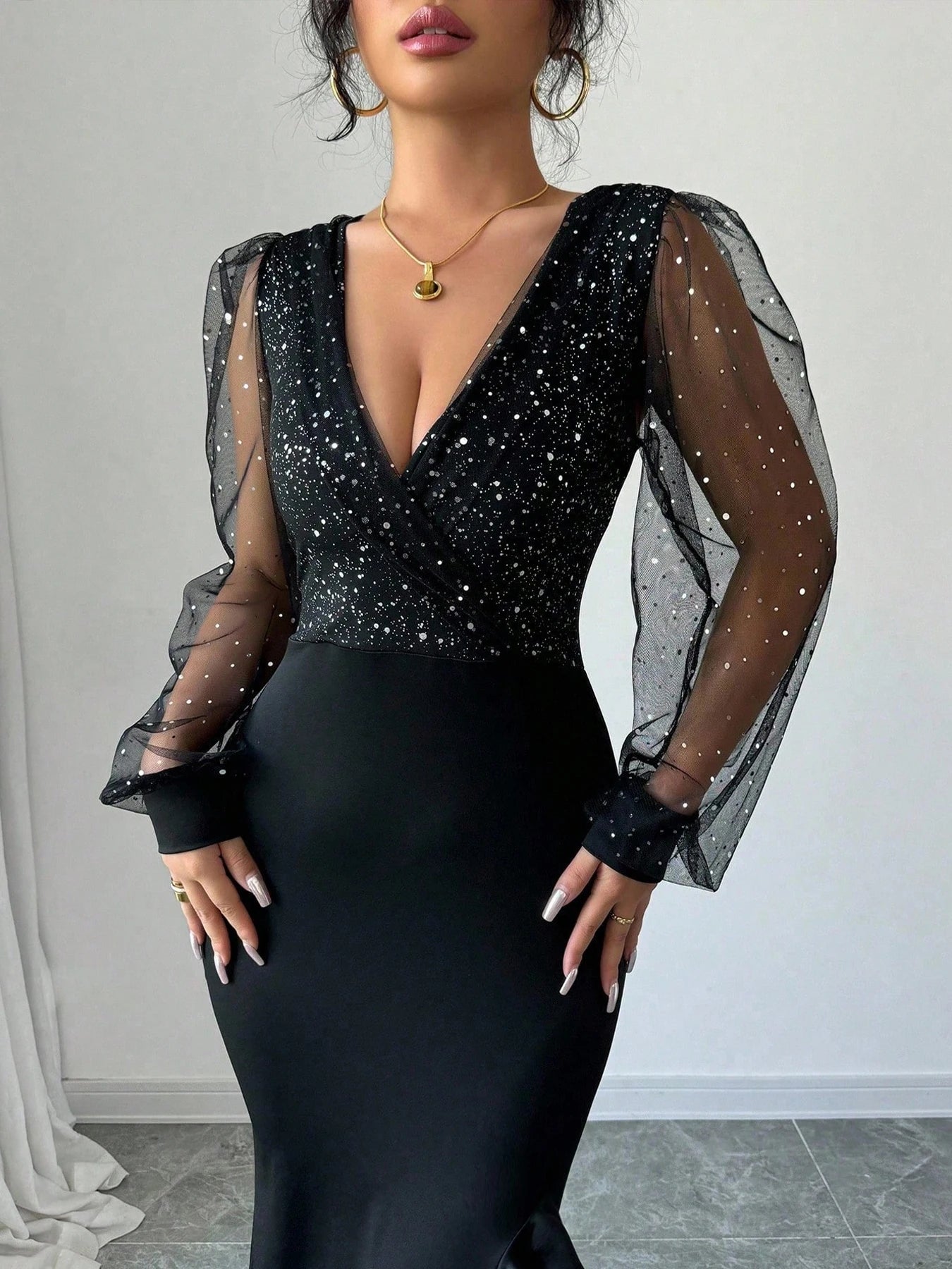 Damen Schwarzes Pailletten-Meerjungfrauenkleid V-Ausschnitt Transparentes Netzstoff Puffärmel Rüschen Schlitz Elegantes Sexy Frühling Sommer Party Maxikleid