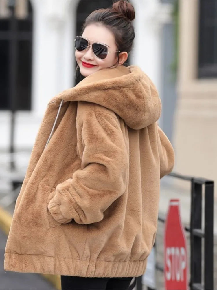 Plüsch-Kapuzenjacke für Damen, mittellang, Winter, neuer lockerer Plüsch, warmer, langer Ärmel, Plüsch, kurze Jacke, modischer Freizeitmantel
