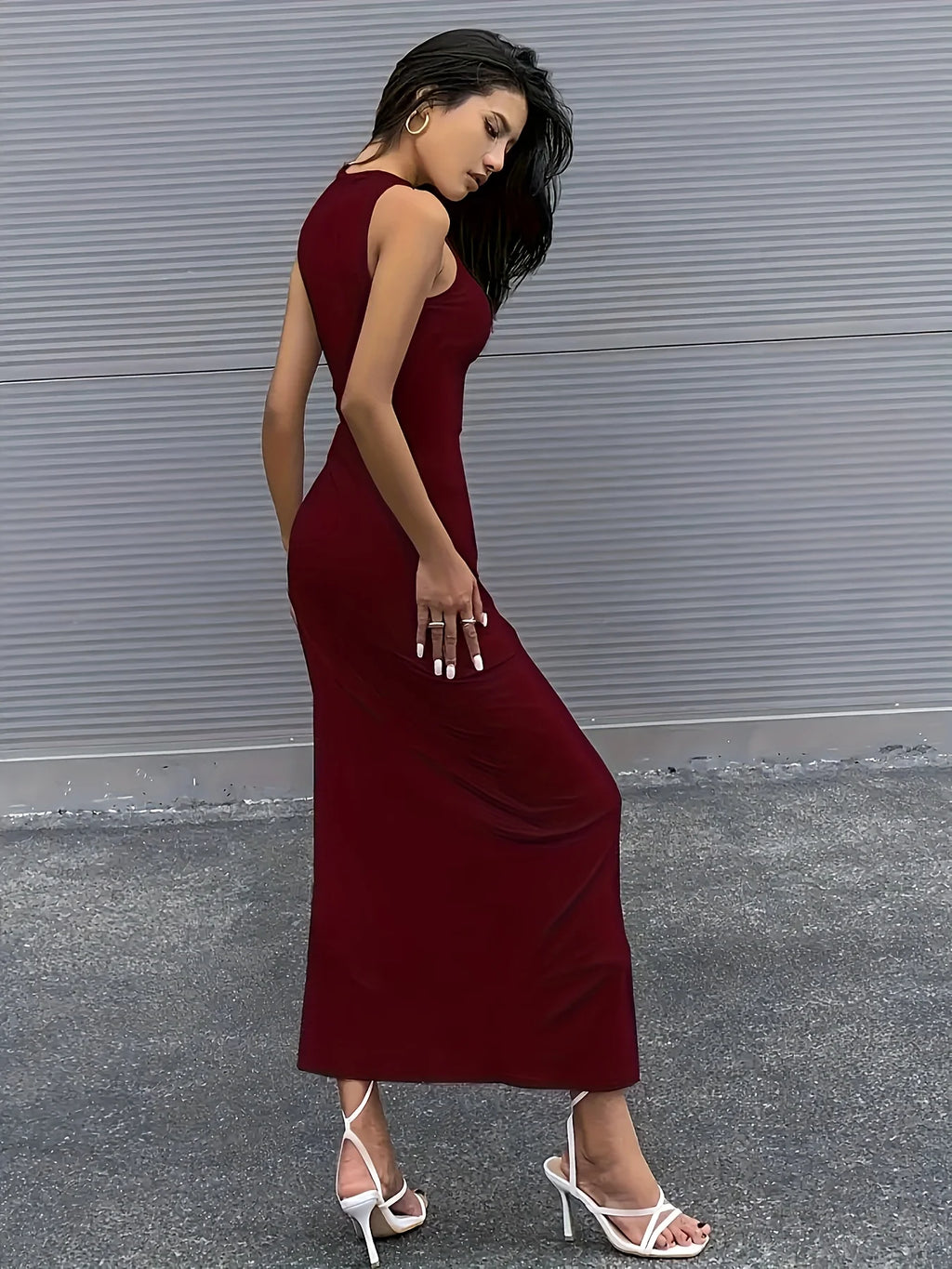 Elegantes, sexy plissiertes Kleid mit Schlitzsaum, Rundhalsausschnitt, ärmellos, Frühlings- und Sommerkleidung, enge Taille, langer Rock